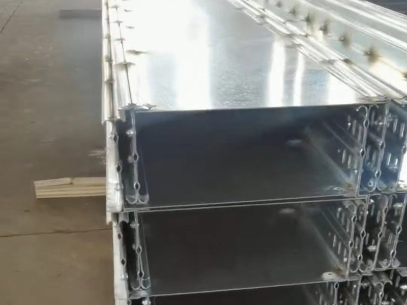 双梯边大跨距桥架