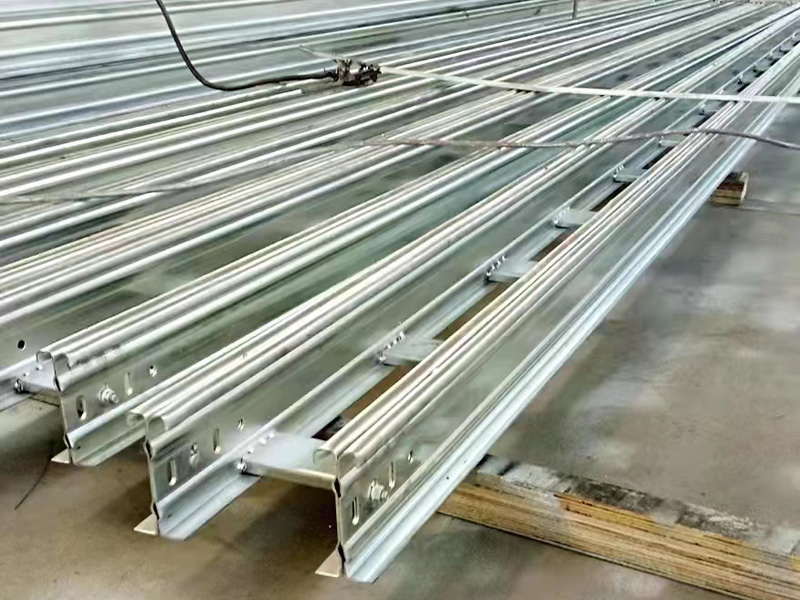 双梯边大跨距桥架